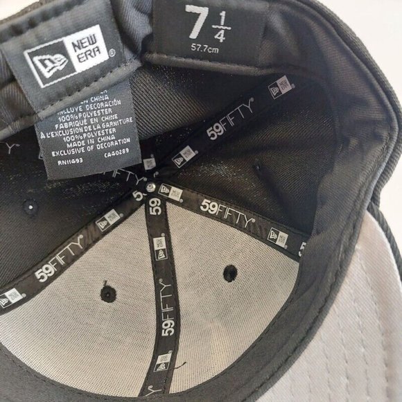 59Fifty New Era Size 7 1/4 Chicago White Sox Fitted Hat Cap Basic Black On Black - Picture 7 of 7